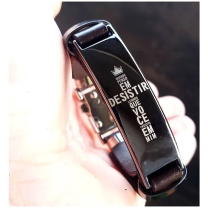 Pulseira Masculina de Couro Sintético com frases religiosas e fecho de aço cirurgico