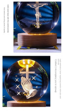 Luz noturna única de bola de cristal 3D de Jesus com base de LED de madeira, bola de cristal esculpida em 3D criativa, presente artesanal por atacado, perfeito para