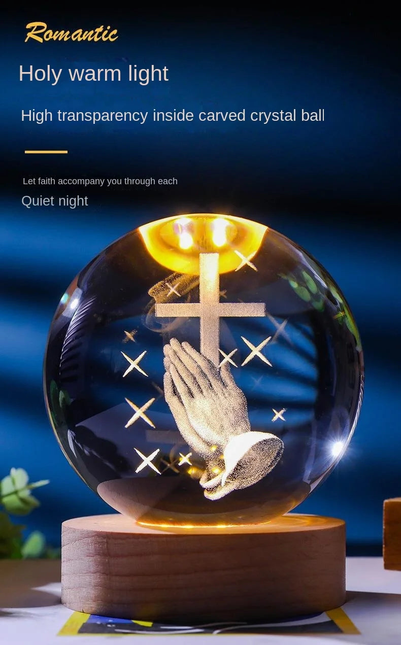 Luz noturna única de bola de cristal 3D de Jesus com base de LED de madeira, bola de cristal esculpida em 3D criativa, presente artesanal por atacado, perfeito para