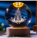 Luz noturna única de bola de cristal 3D de Jesus com base de LED de madeira, bola de cristal esculpida em 3D criativa, presente artesanal por atacado, perfeito para