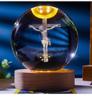 Luz noturna única de bola de cristal 3D de Jesus com base de LED de madeira, bola de cristal esculpida em 3D criativa, presente artesanal por atacado, perfeito para