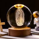 Luz noturna única de bola de cristal 3D de Jesus com base de LED de madeira, bola de cristal esculpida em 3D criativa, presente artesanal por atacado, perfeito para
