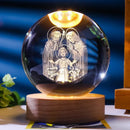 Luz noturna única de bola de cristal 3D de Jesus com base de LED de madeira, bola de cristal esculpida em 3D criativa, presente artesanal por atacado, perfeito para